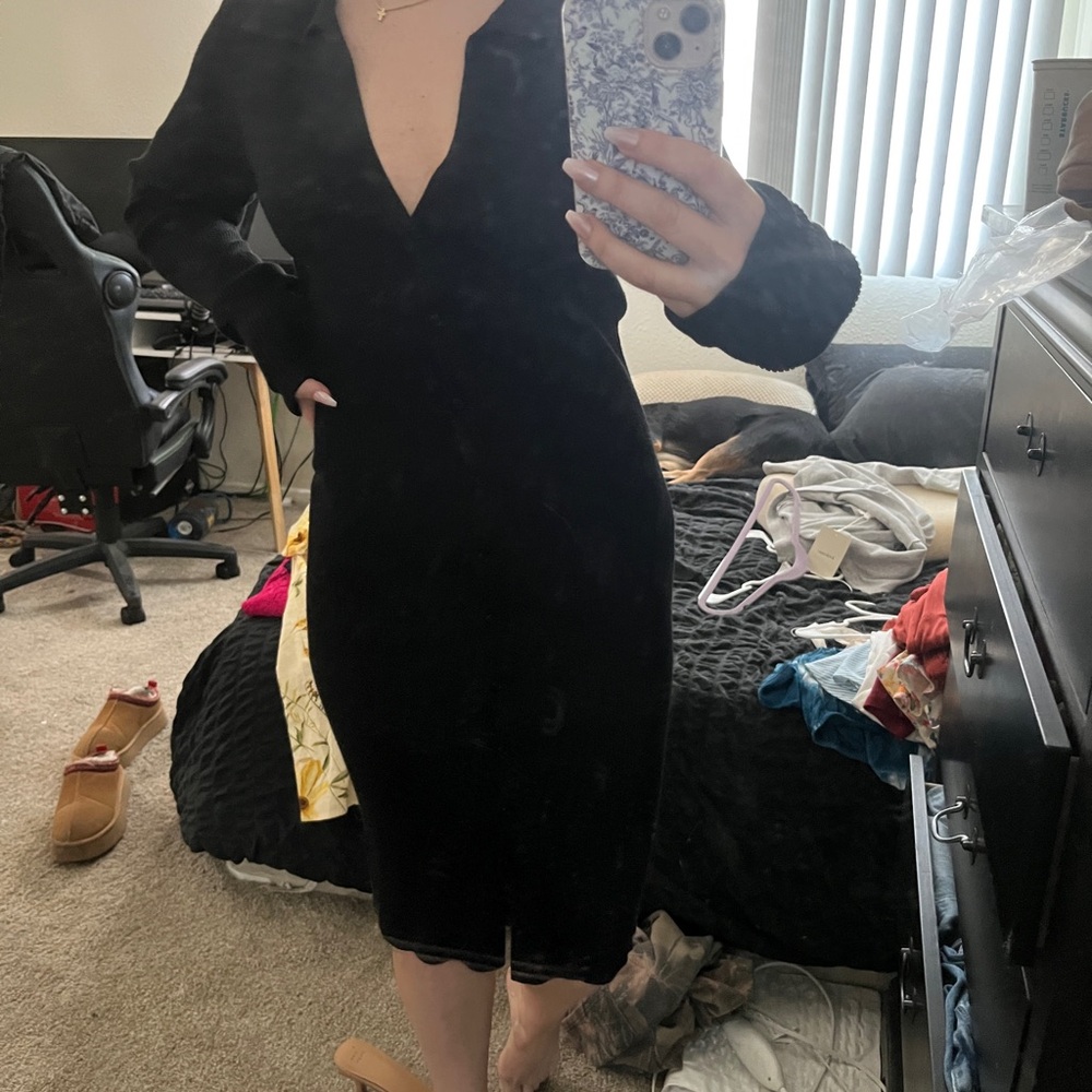 House of Harlow 1960 Black Bodycon Dress with Bishop Sleeves